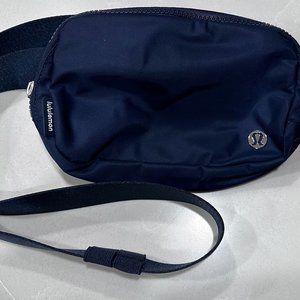 Lululemon Everywhere Belt Bag